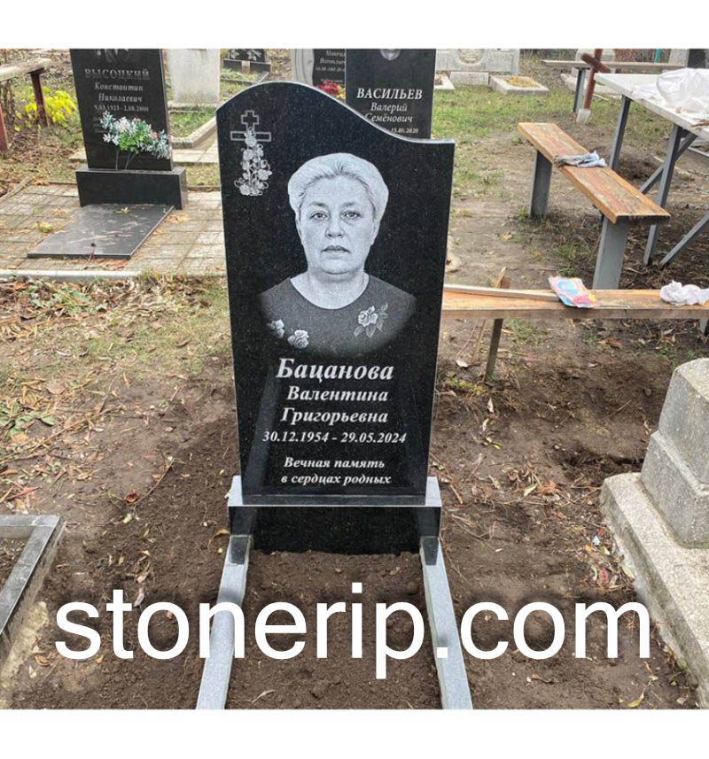 Бюджетний пам’ятник із граніту БЖ014