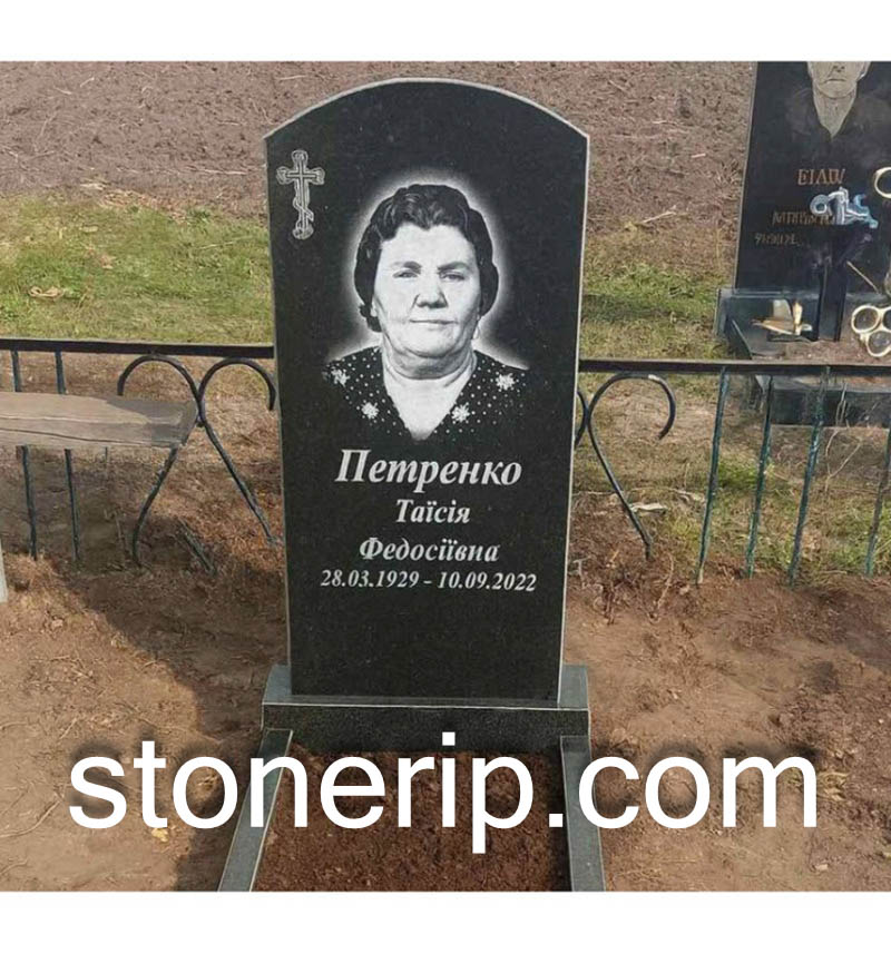 Бюджетний пам’ятник із граніту БЖ016