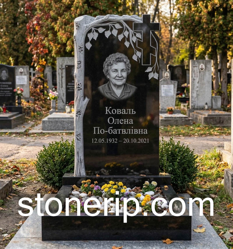 Гранитный одинарный памятник с березой и крестом ОДН-012